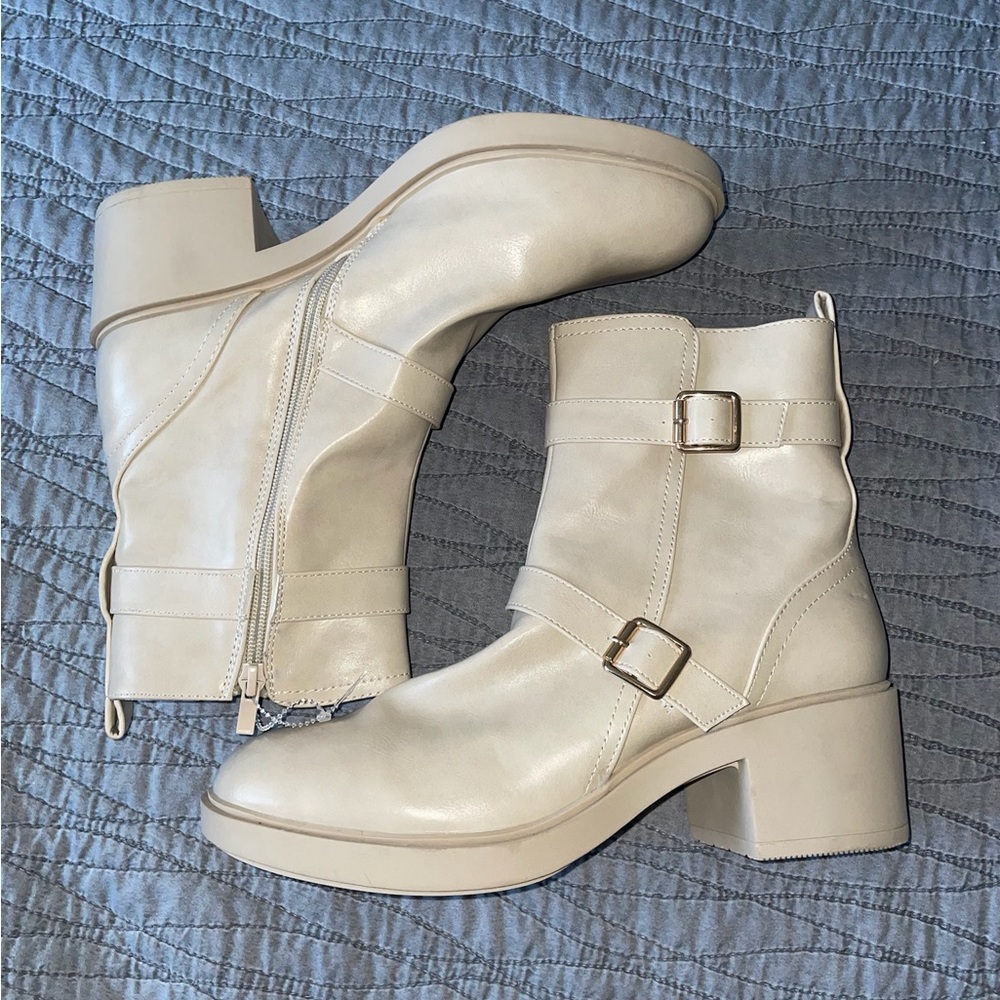 NWOT Elditas Monica Cream Pleather Combat Booties Size 11